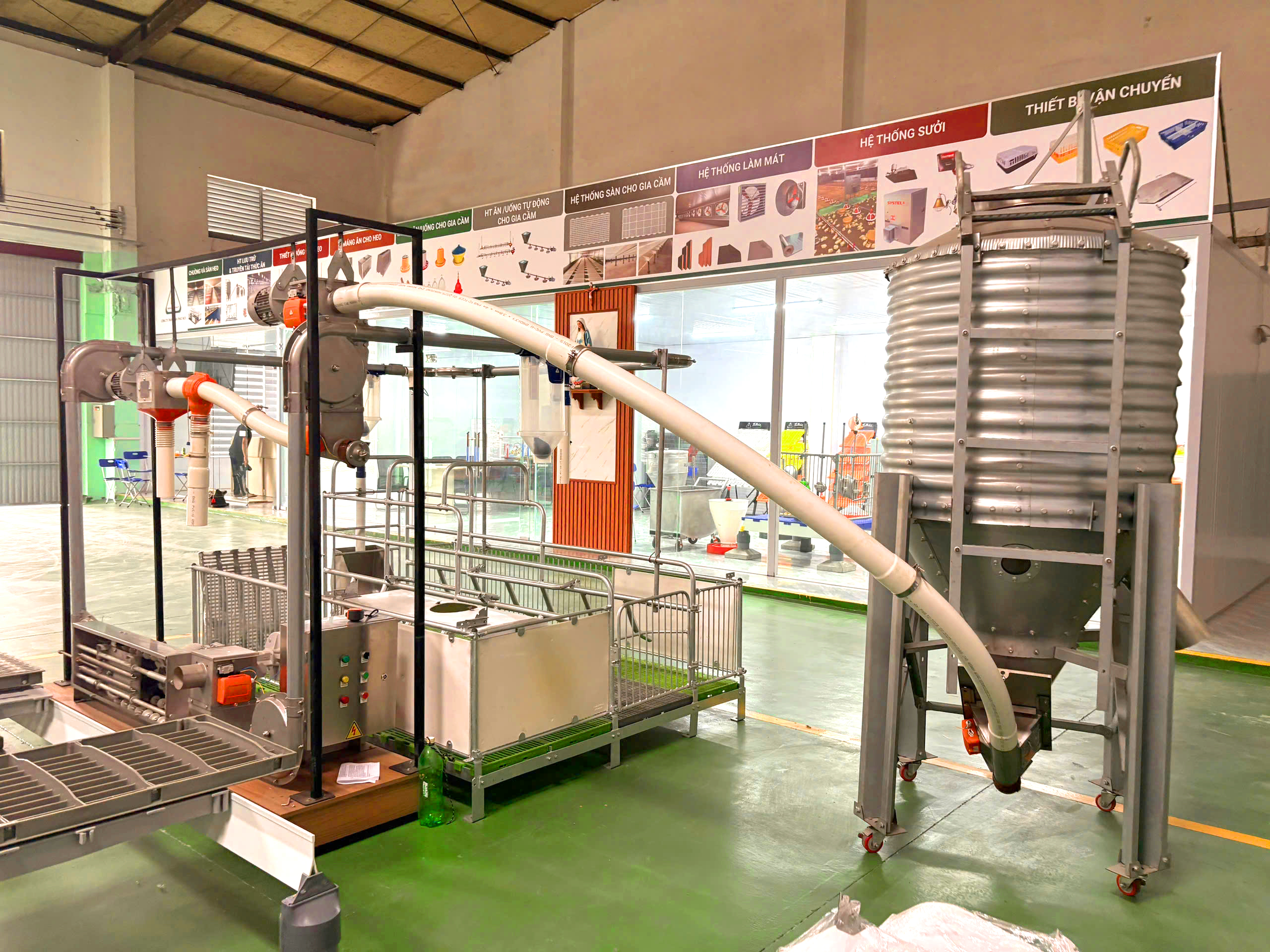 showroom thiết bị chăn nuôi Minh Phát Huy miền Bắc